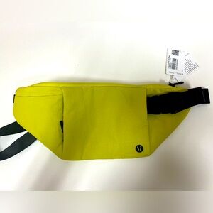 Lululemon Multi-Pocket Belt Bag